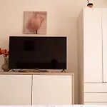Monolocale Con Terrazza E Cucina شقة *
