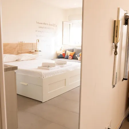 Monolocale Con Terrazza E Cucina Apartman